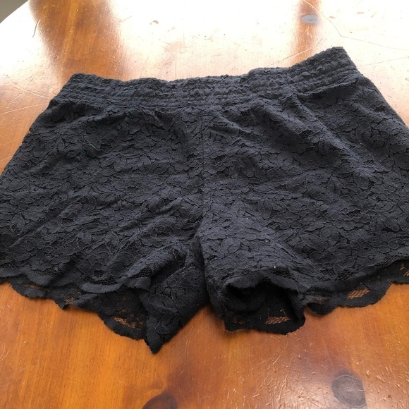 Ardene Black Lace Shorts size exsmall- dress them up or down. Preloved - Picture 6 of 6